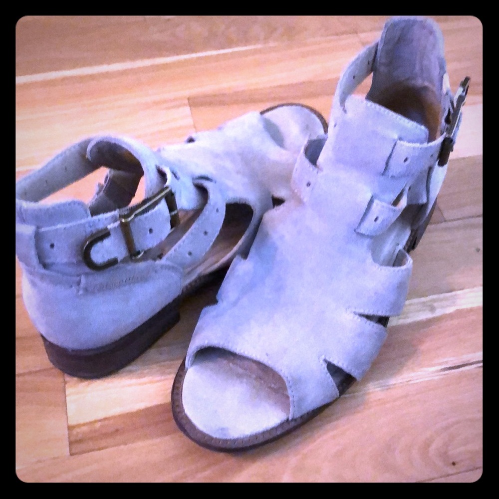 Caterpillar open toed shoes size 9 suede